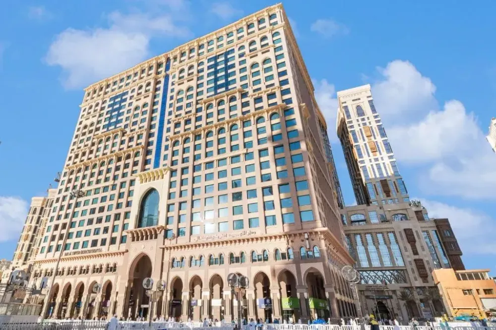 طريقة حجز فنادق مكة 2026: أفضل المواقع والأسعار بالتفصيل