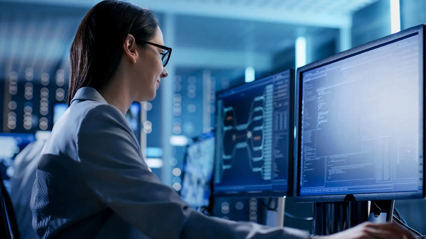 التخصصات المطلوبة في سوق العمل السعودي خلال السنوات القادمة: فرص النمو حتى 2030